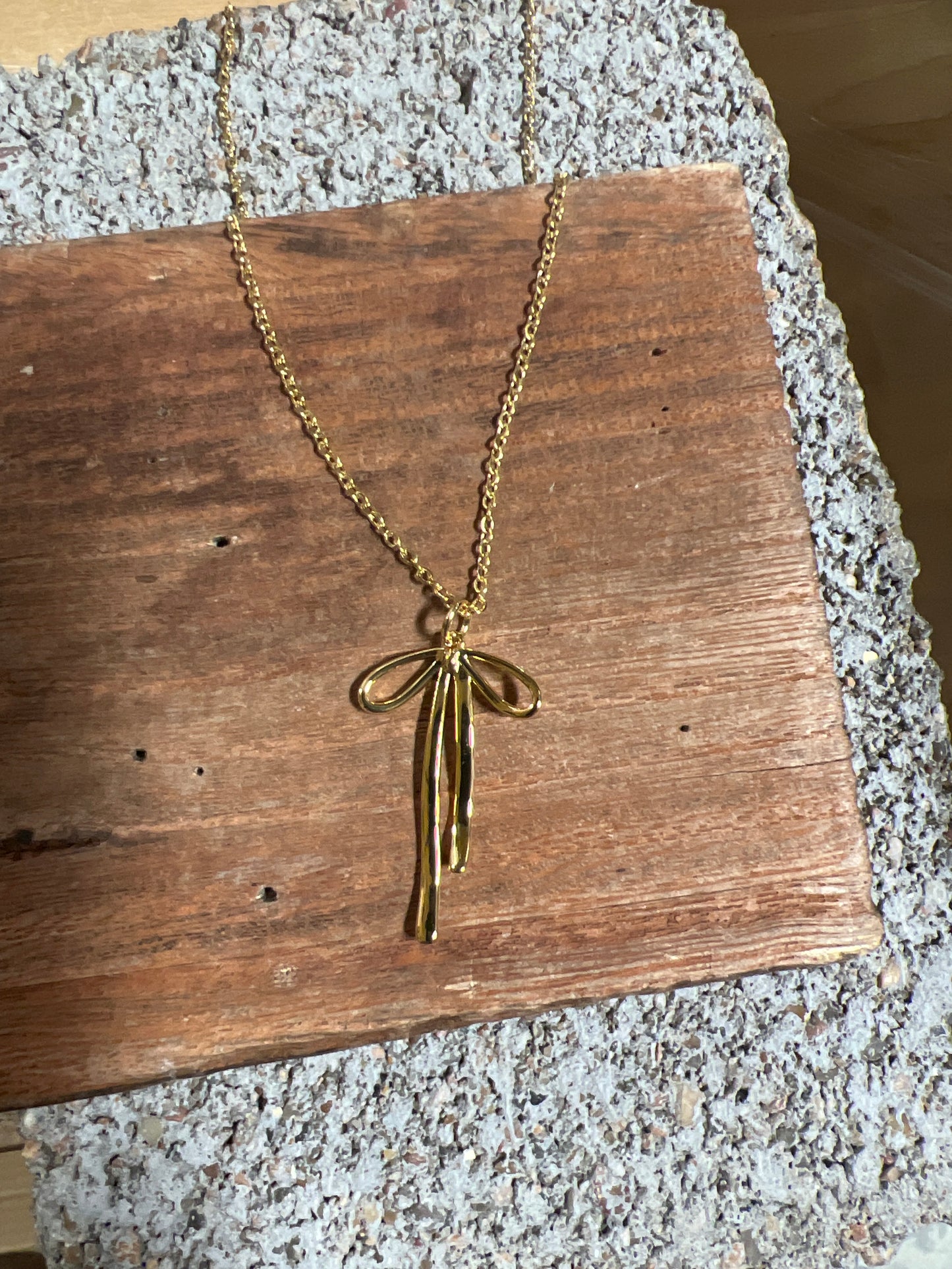 7251 R1-36 BOW DIPPED GOLD NL -SMALL