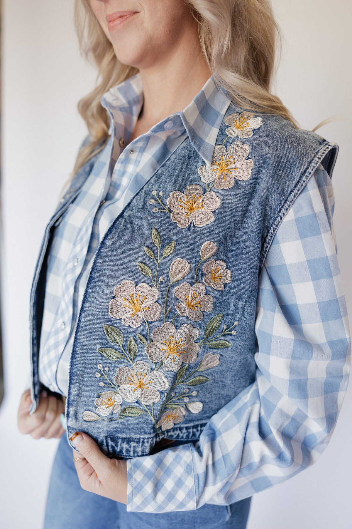 TH162 IVORY FLORAL VEST (7 Piece)