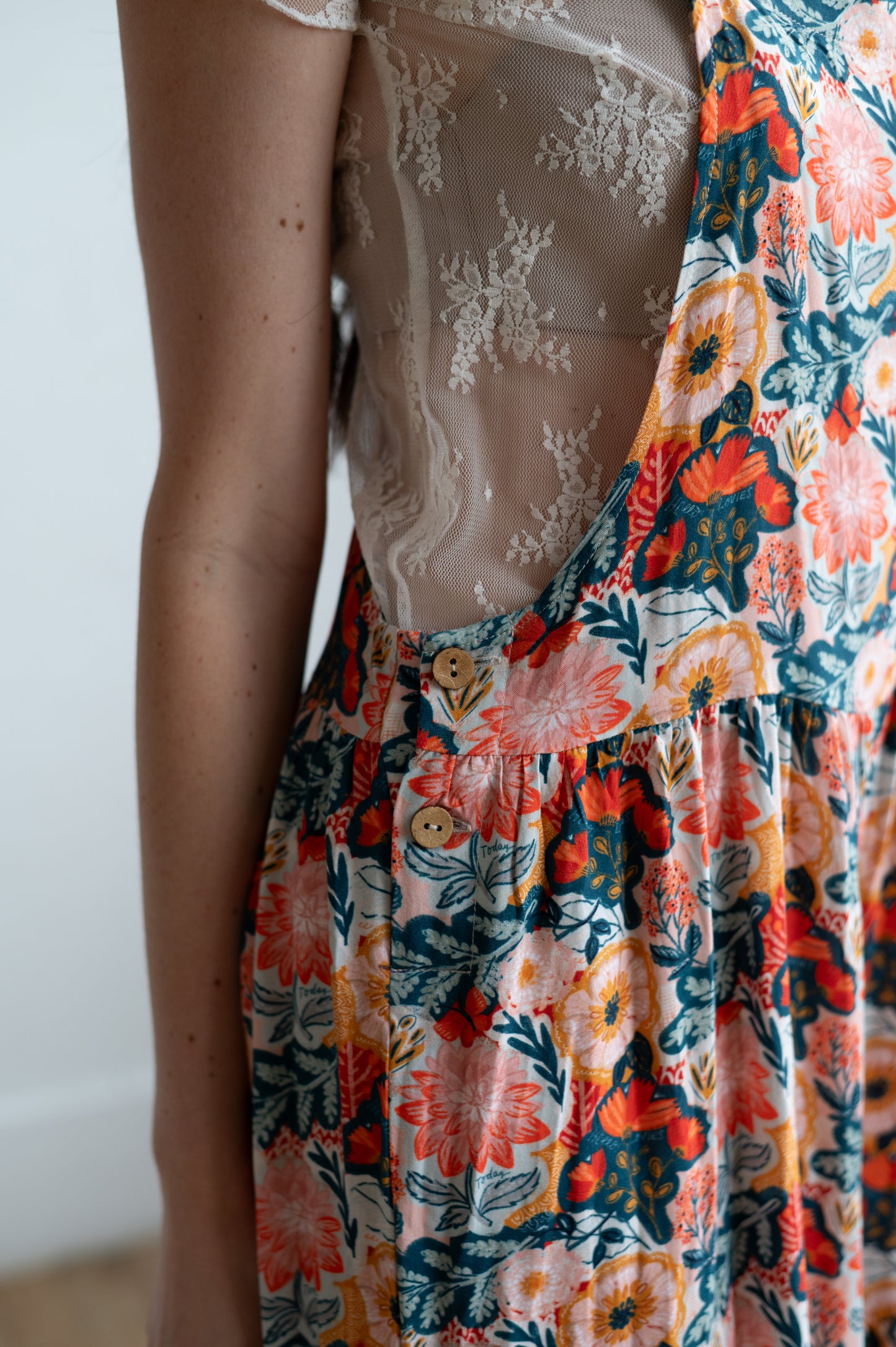 TH86 Overall RUFFLE ROMPER VINTAGE POPPIE (7 Piece)