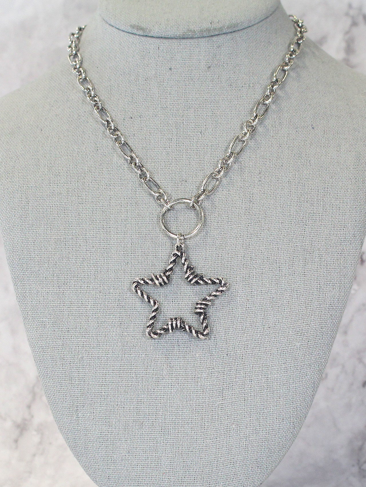 0886 HH175 STAR WESTERN BARBED WIRE DANGLE EAR