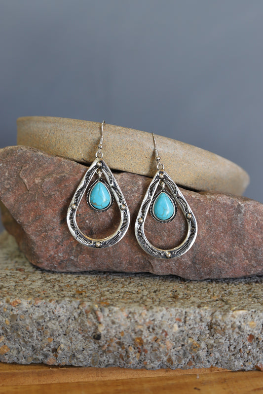 0057 H35 SILVER OVAL HOOP W/ TURQ STONE