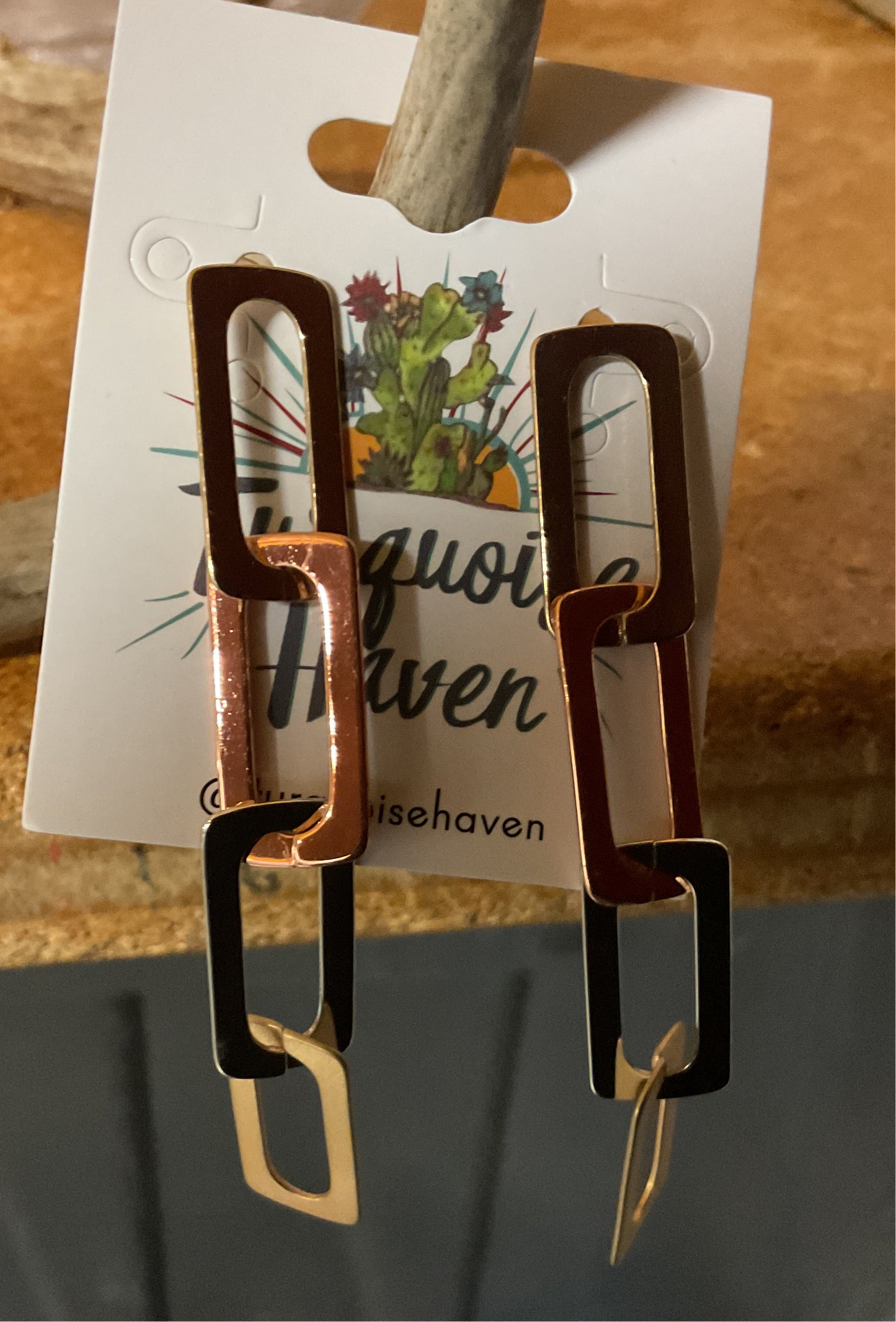 8223 T189 Gold/ Rose Gold/Rhodium/Matt Gold Plated; 4 Links; Post