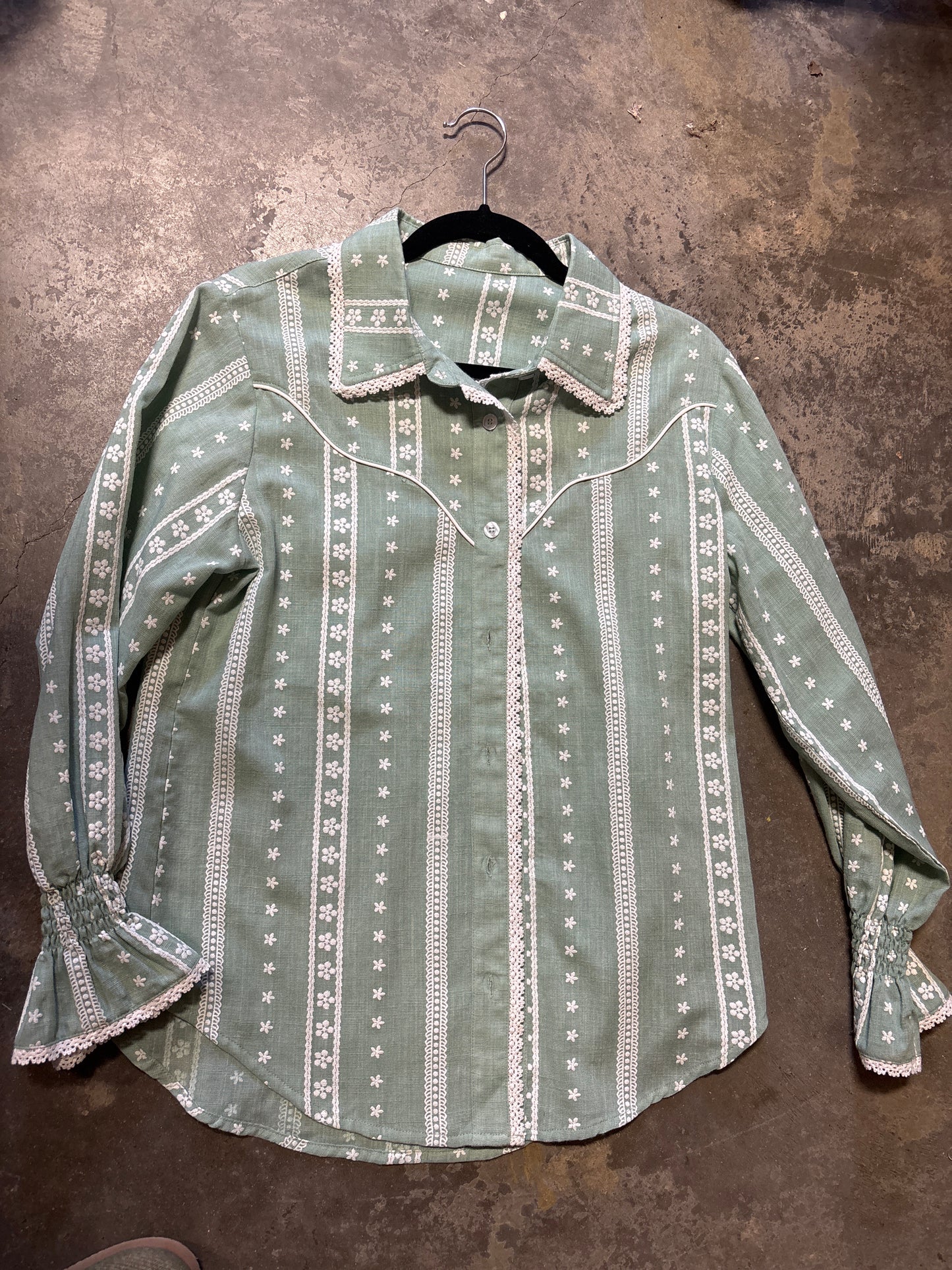 TH74 MINT GREEN FLORAL EMBRODIERY FLORAL TOP (7 PIECES)