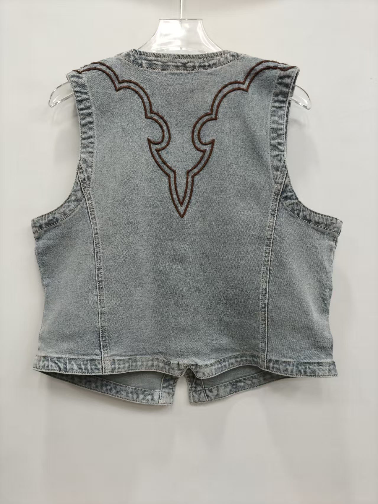 TH9800 Roping Cowboy Embroidery Vest (7 PIECE)