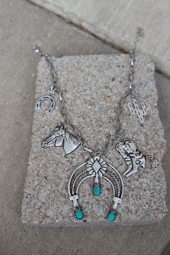 1140 HORSESHOE CHARM NECKLACE
