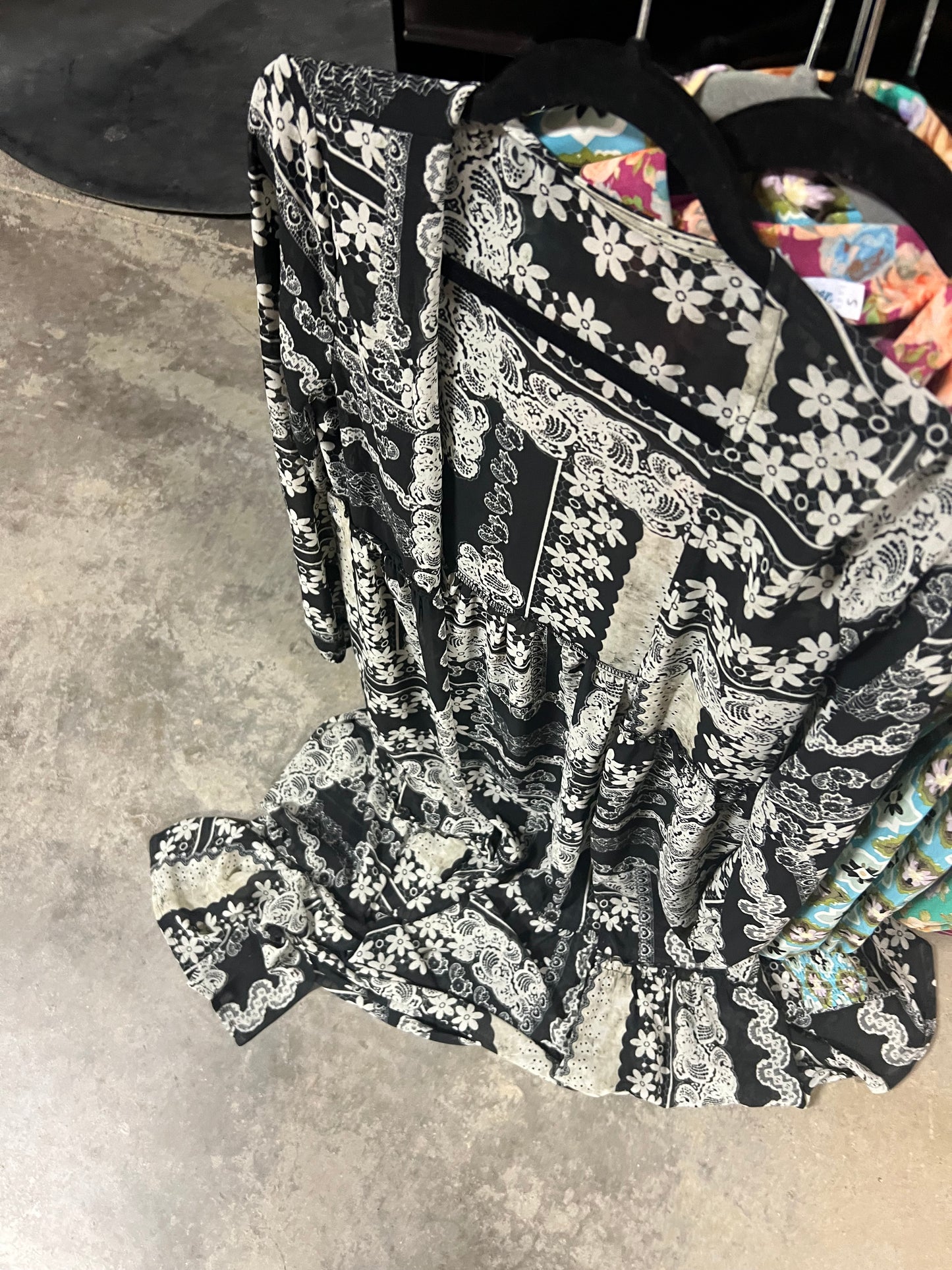 TH6180 BLACK LACE CHIFFON DUSTER (7 PIECE)
