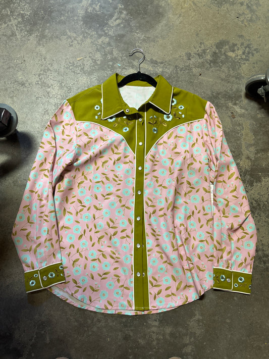 TH101 BLUSH GREEN FLORAL EMB YOKE TOP