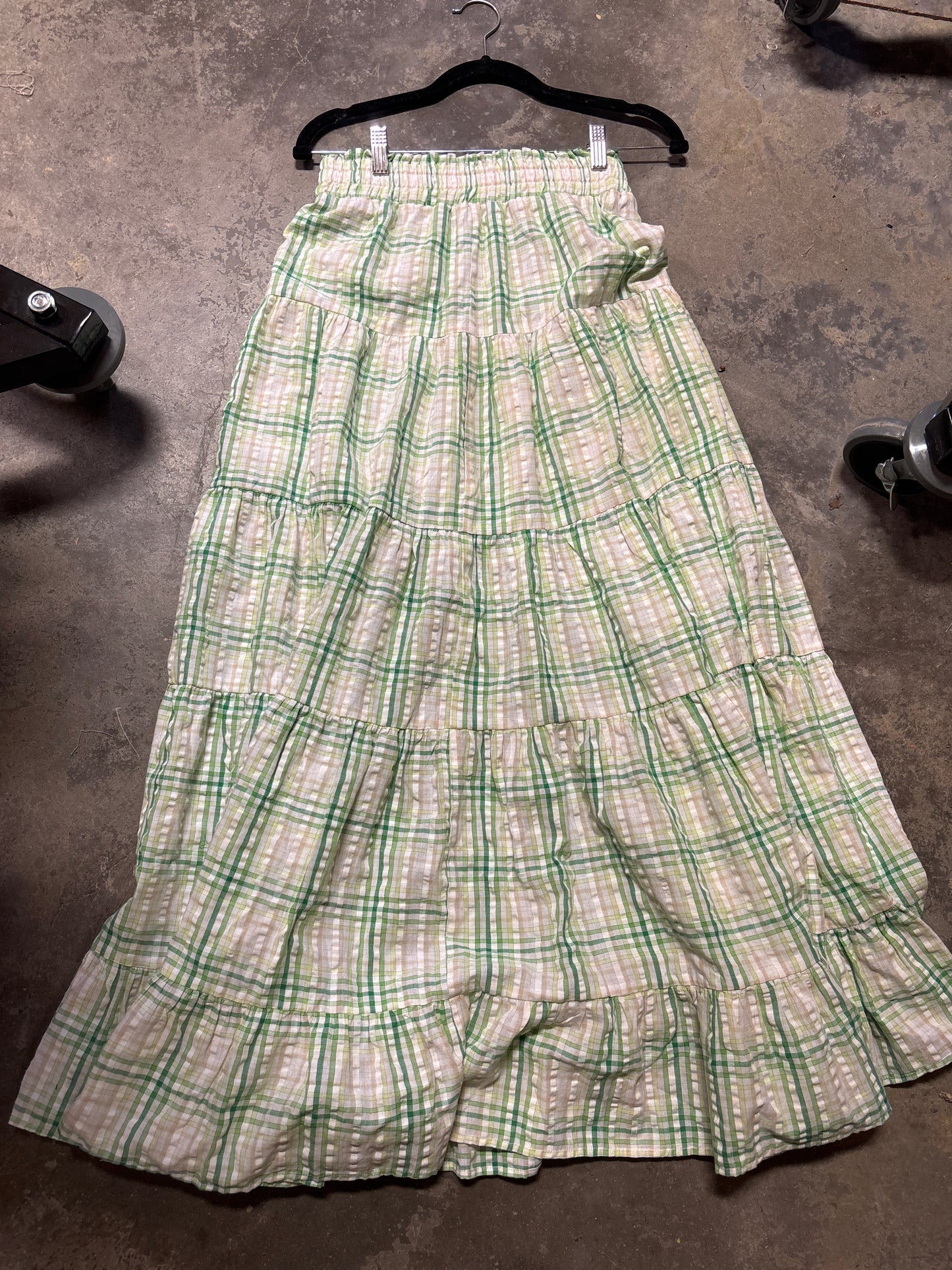 TH2604 GREEN PLAID BROOM SKIRT