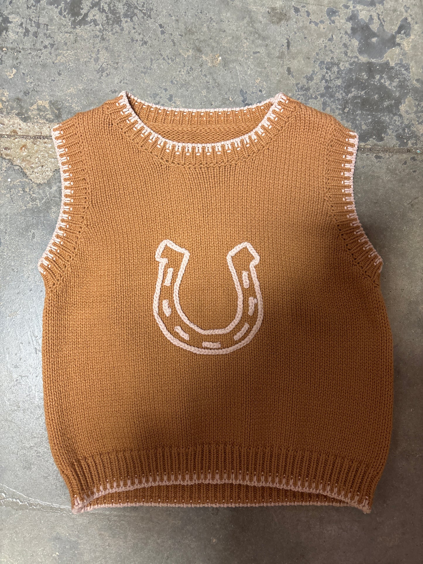 TH4215 TAN HORSESHOE (7 PIECE)