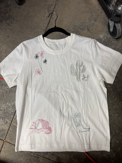 TH1401 WHITE ARMADILLO EMBROIDERY TEE (7 PIECE)