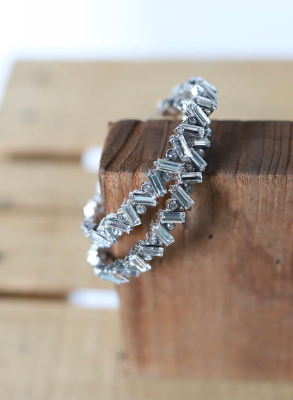 7803 H210 ZIGZAG TWO STONE EARRING