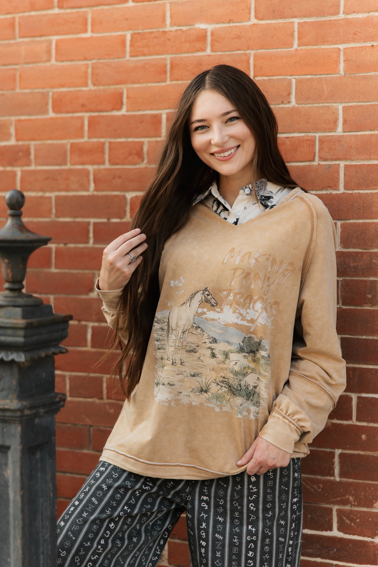 TH1480 MAKING PONY TRACKS LONG SLEEVE (7 PIECES)