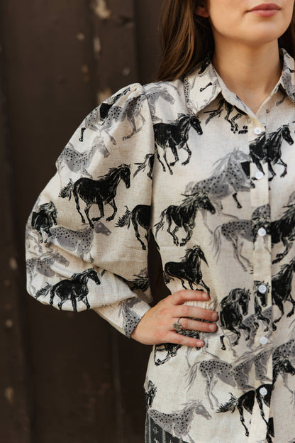 TH11 WILD BLACK HORSE BLOUSE (7 PIECE)