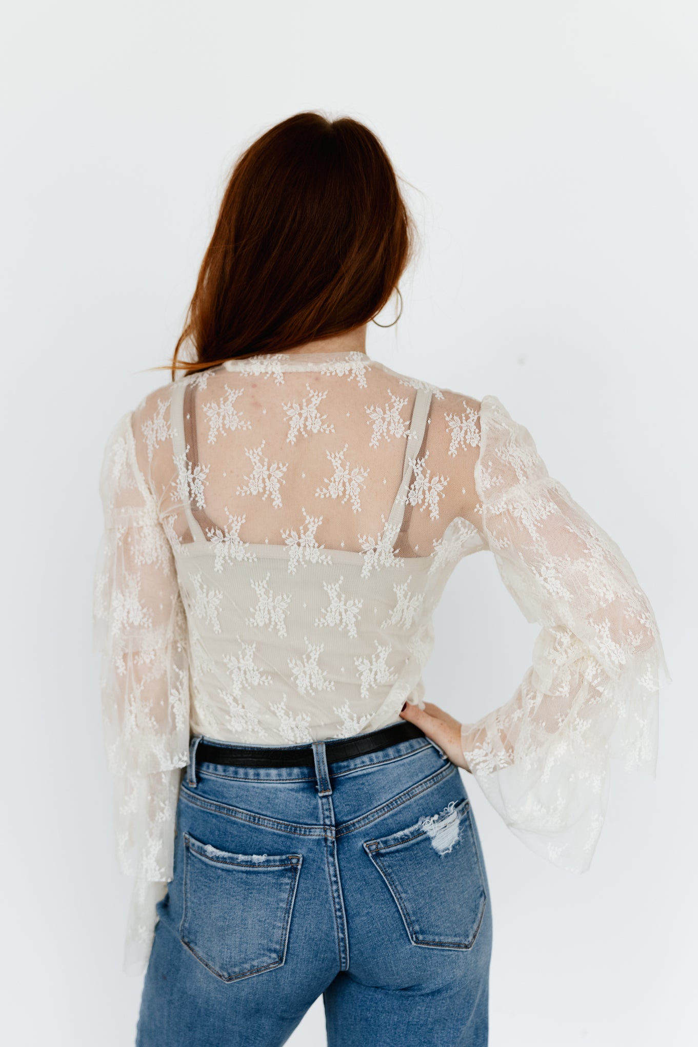 TH70 IVORY LACE RUFFLE SLEEVE LACE TOP (7 PIECE)