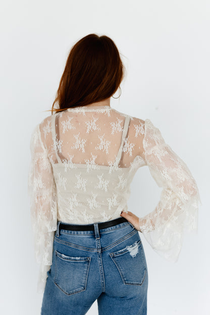 TH70 IVORY LACE RUFFLE SLEEVE LACE TOP (7 PIECE)