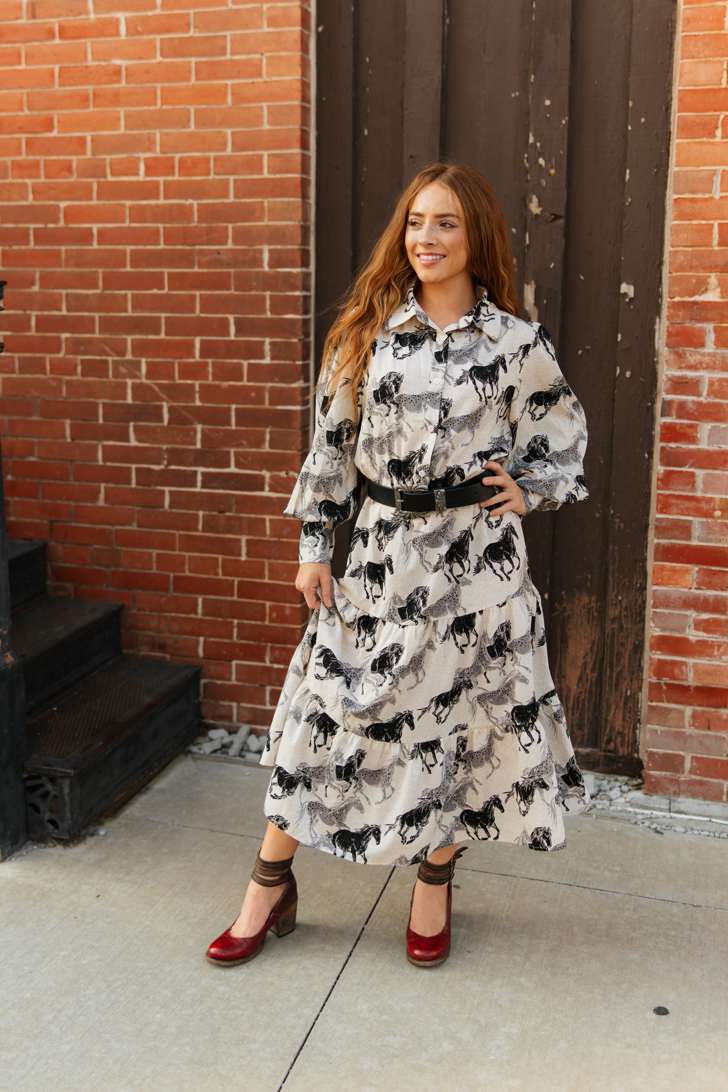 TH208 WILD BLACK HORSE DRESS (7 PIECE)