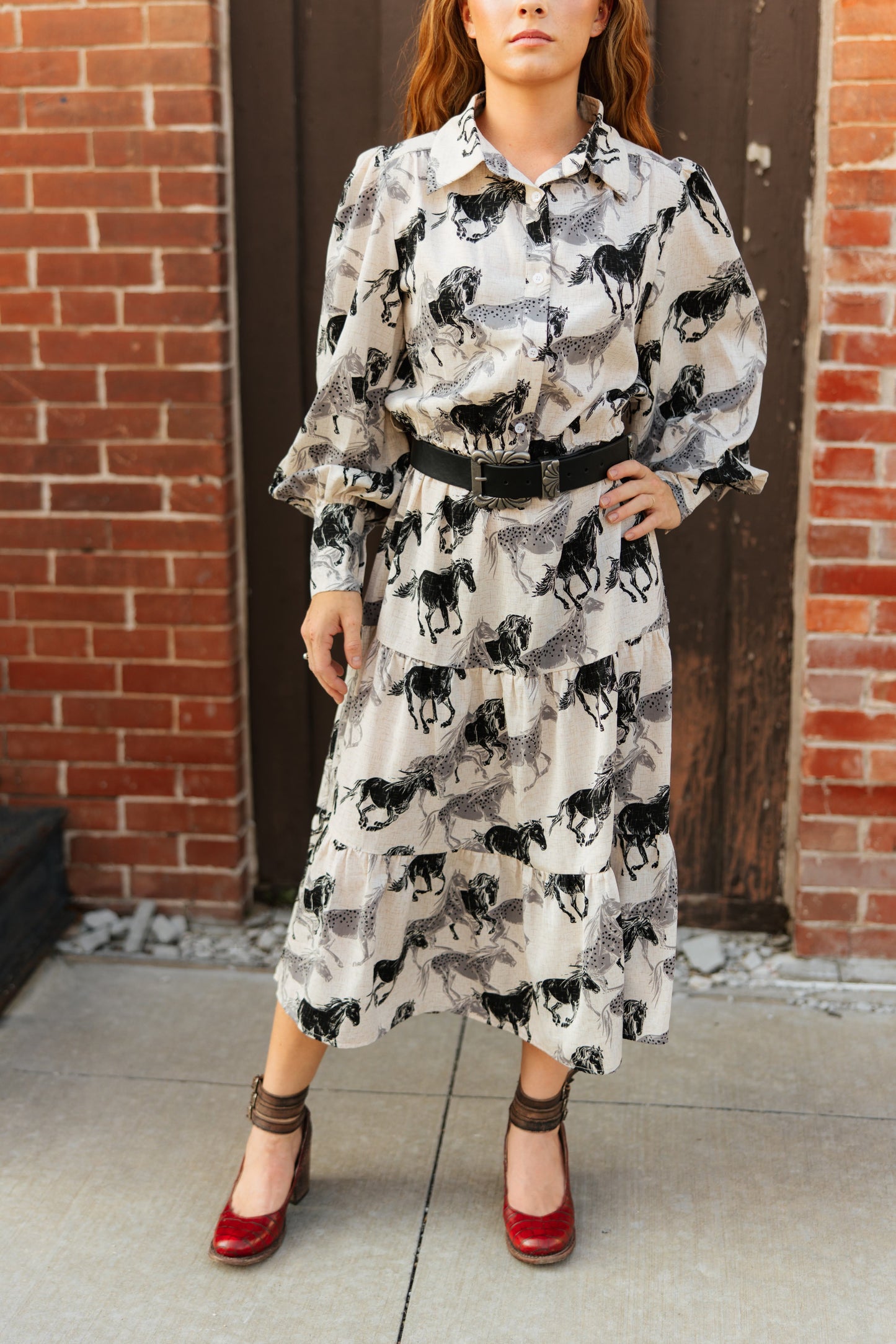 TH208 WILD BLACK HORSE DRESS (7 PIECE)