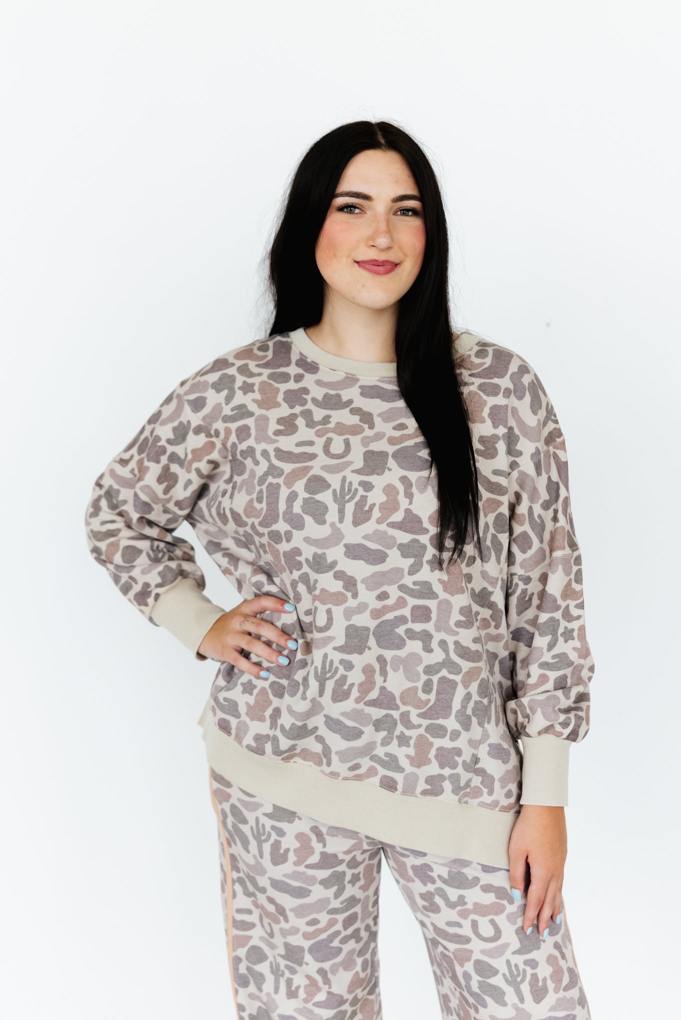 TH2308 WESTERN CAMO SWEATSHIRT (7 PIECE)