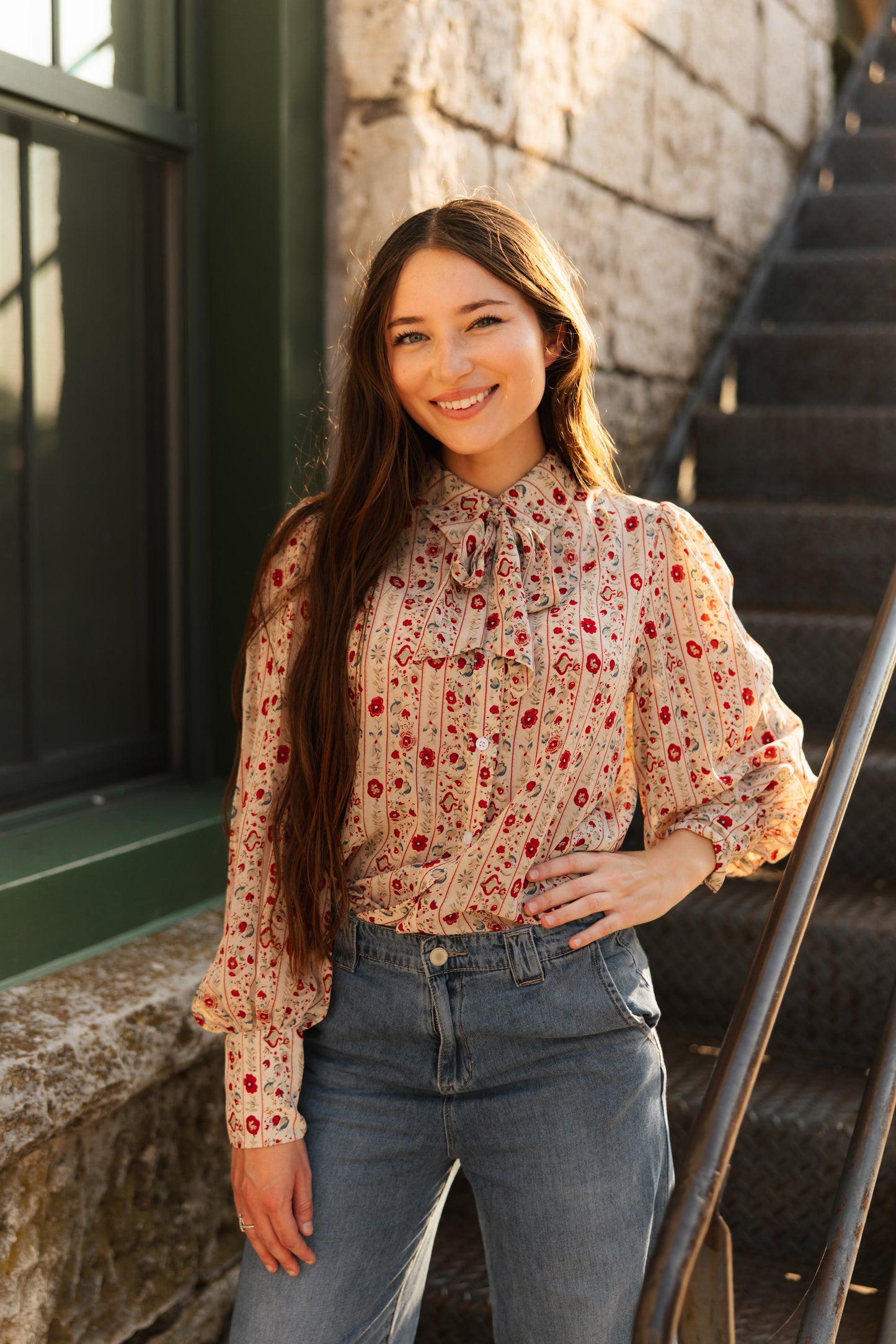 TH11-1 TAUPE STRIPE FLORAL TIE BLOUSE ( 7 PIECE)