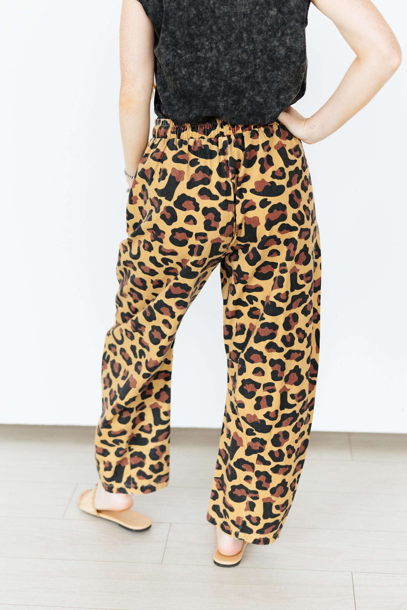 TH2107 WESTERN CHEETAH BARREL PANT (7 Pieces)