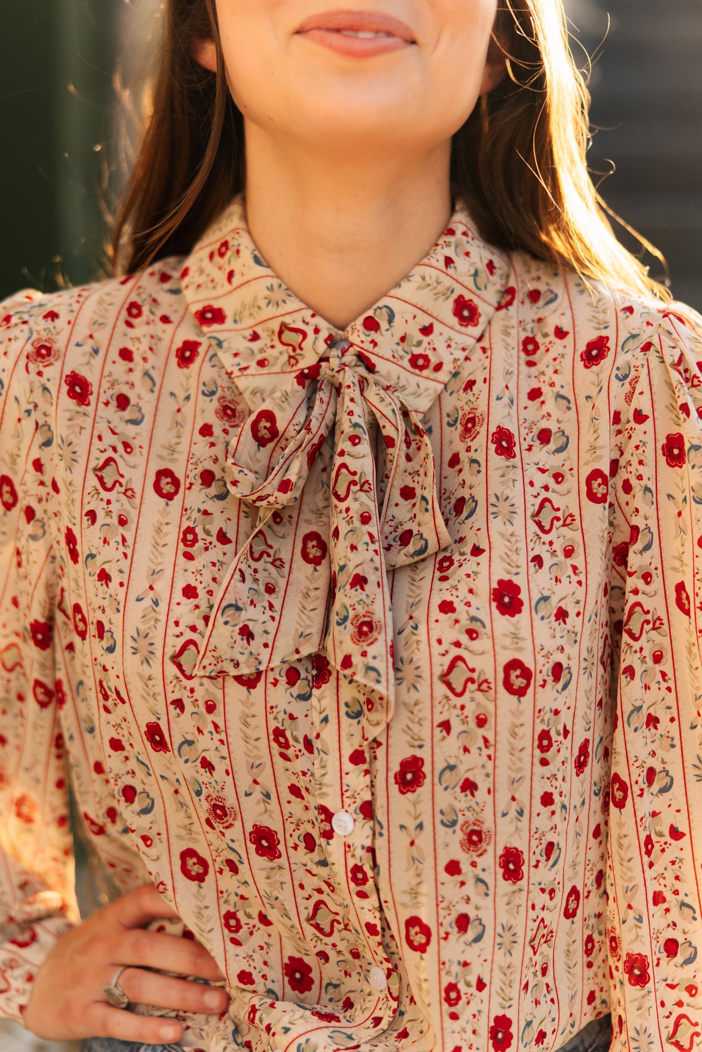 TH11-1 TAUPE STRIPE FLORAL TIE BLOUSE ( 7 PIECE)