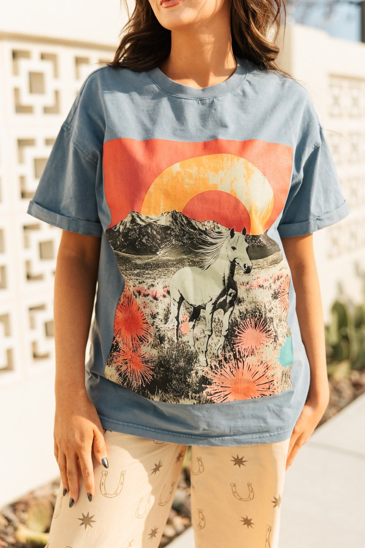 VR2 IVORY SUNSET HORSE GRAPHIC TEE  (7 PIECE WOMEN)