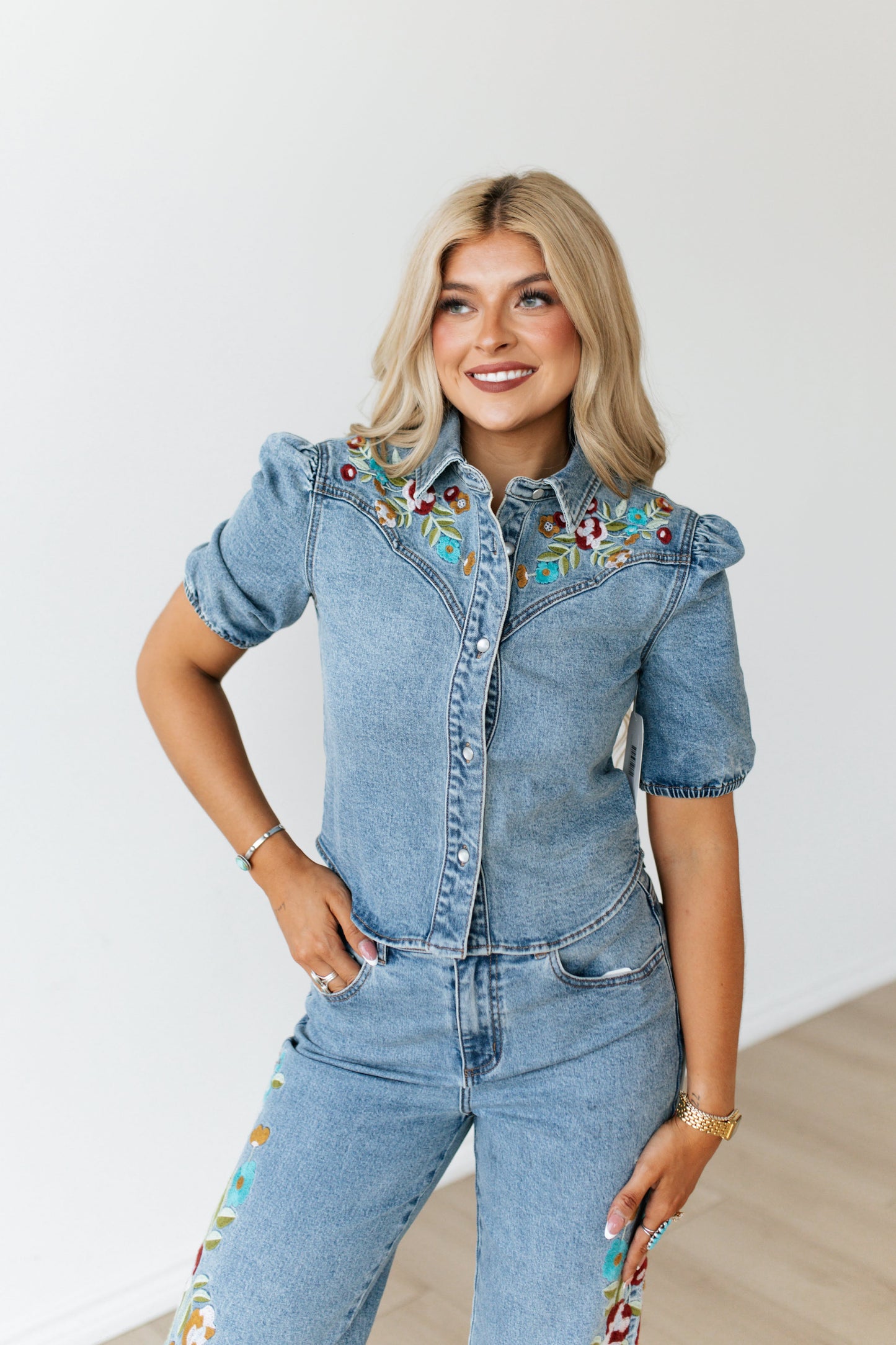 TH039S DENIM EMBROIDERY PUFF PEARL SNAP