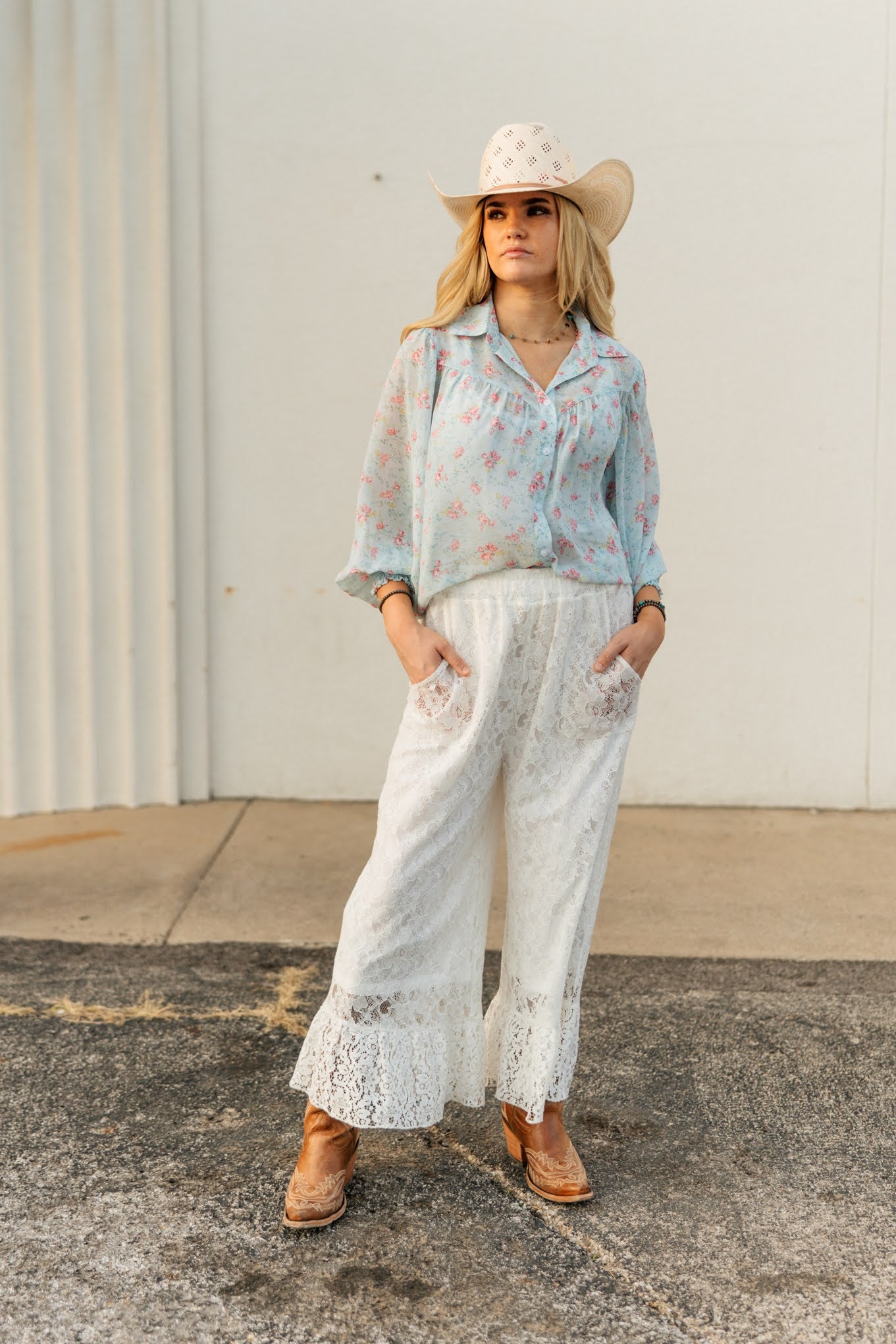 LACE RUFFLE PANT