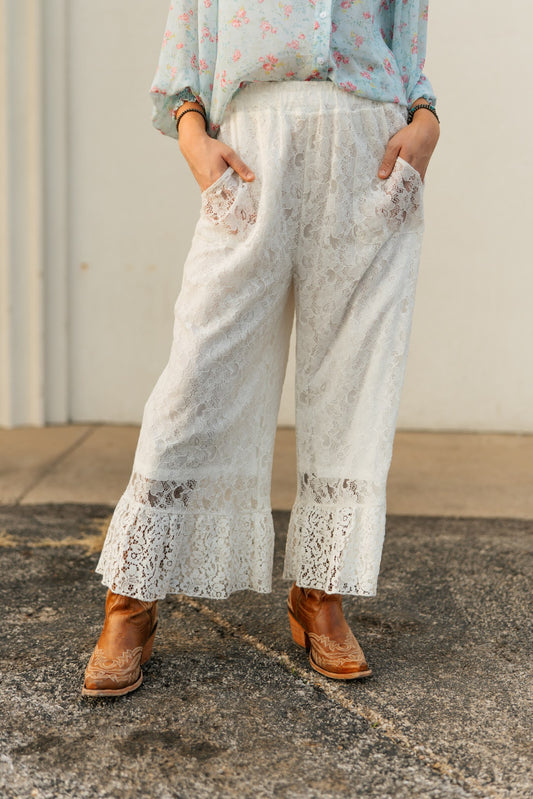 LACE RUFFLE PANT