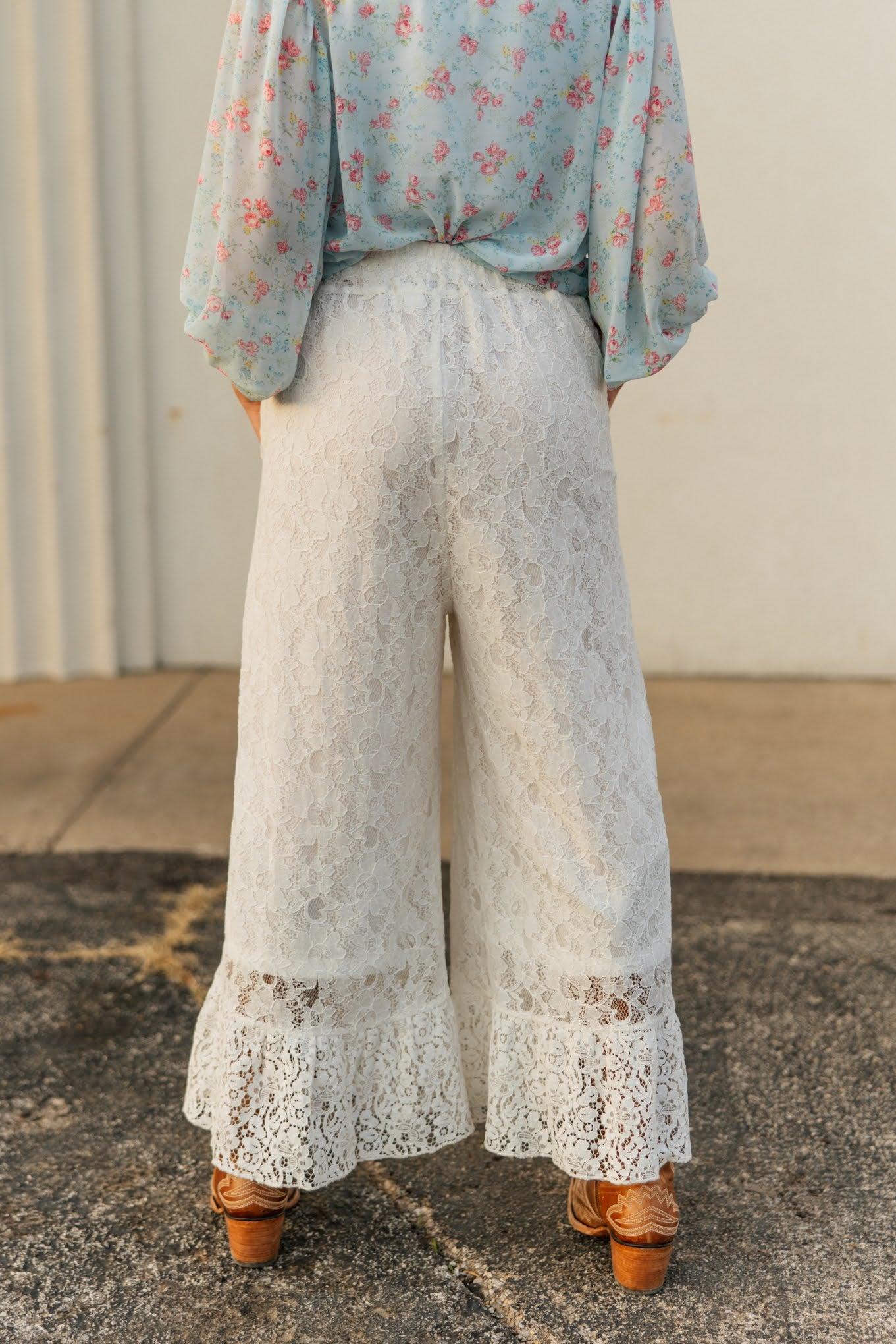LACE RUFFLE PANT