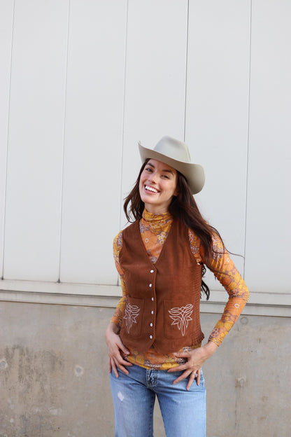 TH160 S126 BROWN CORD PEARL SNAP VEST(1 Pieces)