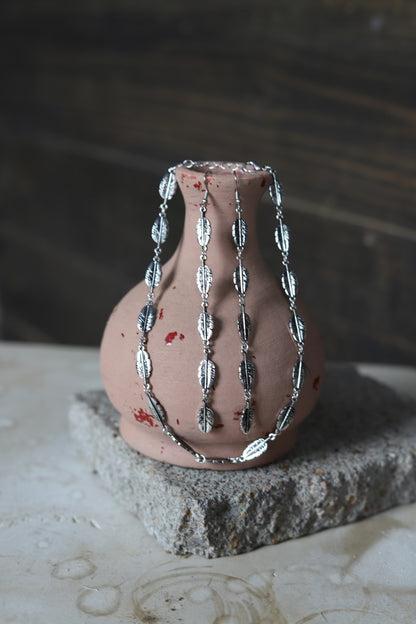 1082 SILVER 14" MINI FEATHER NECKLACE (1)