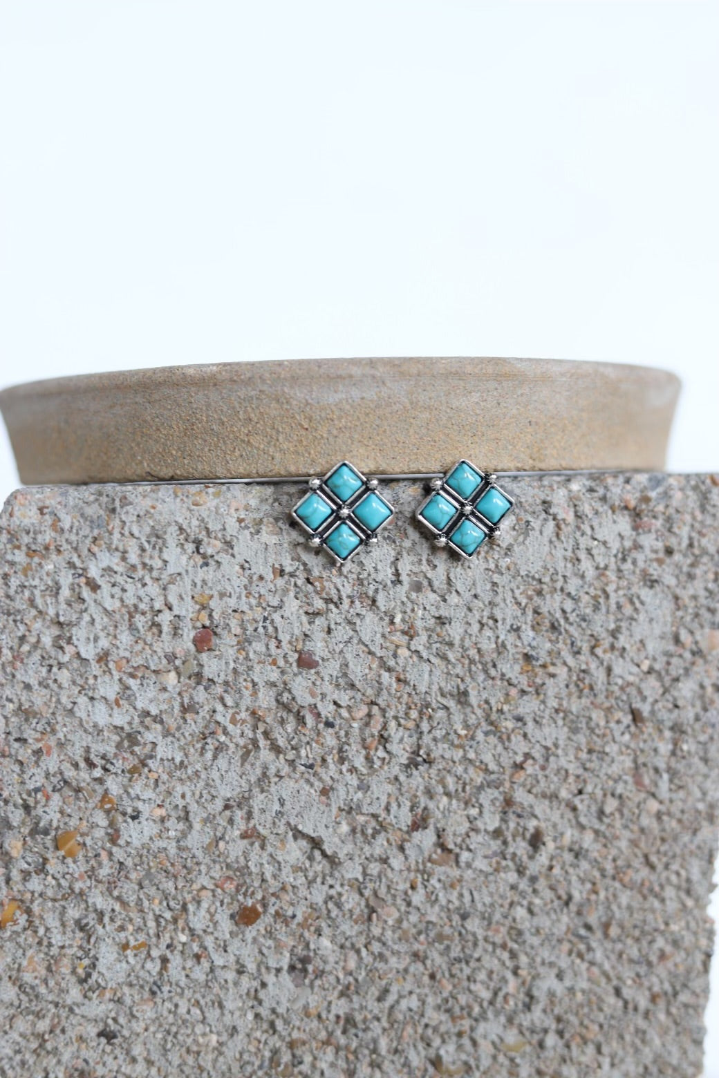 1580 (1) DIAMOND SHAPED TURQ STUD EARRING