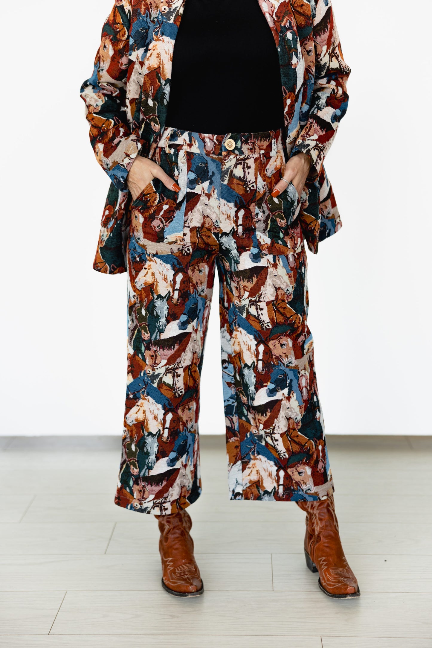 TH56 HORSE HEAD  PANT (8 Piece)