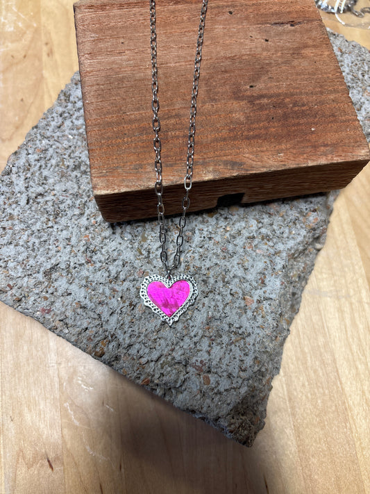 0234 T26 PINK HEART SHELL PENDANT NECKLACE