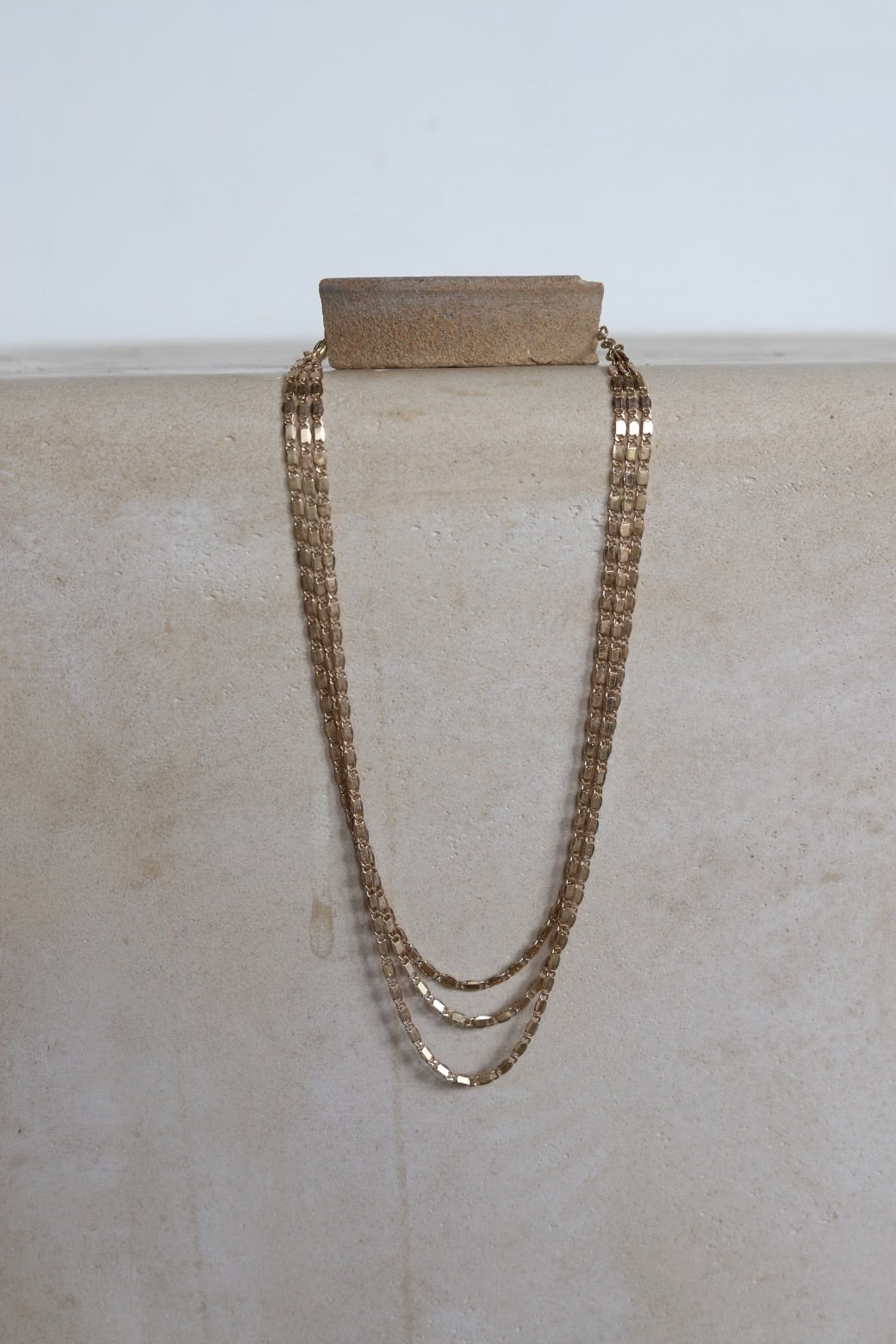 345 H181 TRIPLE STAND GOLD CHOKER NECKLACE