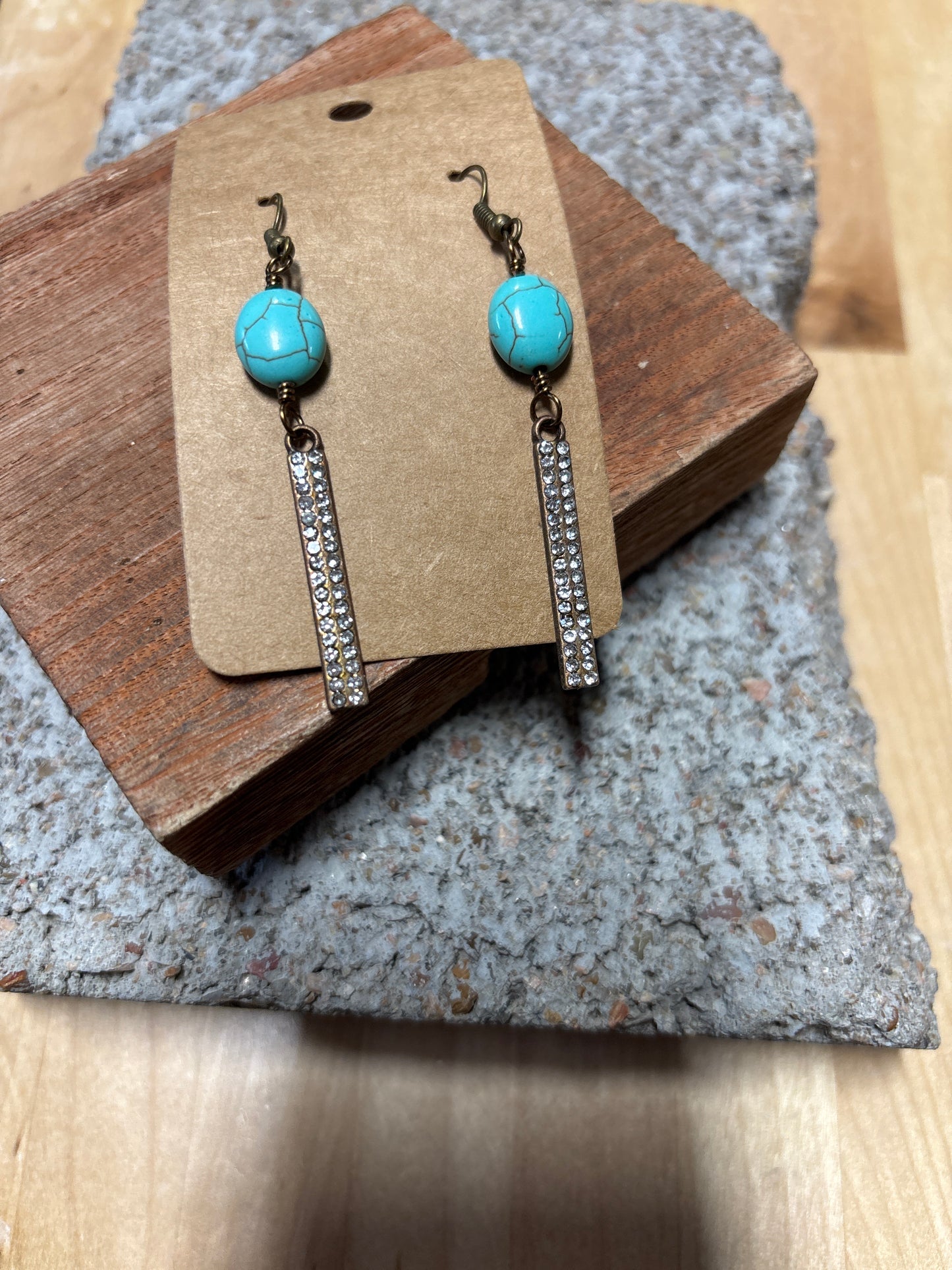 032411 R3-34 OVAL TURQUOISE STONE W/ RECTANGLE BLING CHARM