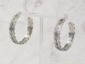 0799 H308 SILVER STAMPED HOOP EARRING