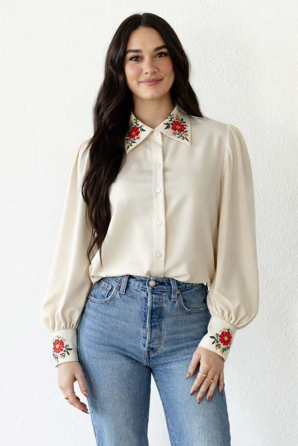 TH11 IVORY FLORAL EMBROIDED COLLAR BLOUSE (7 PIECES)