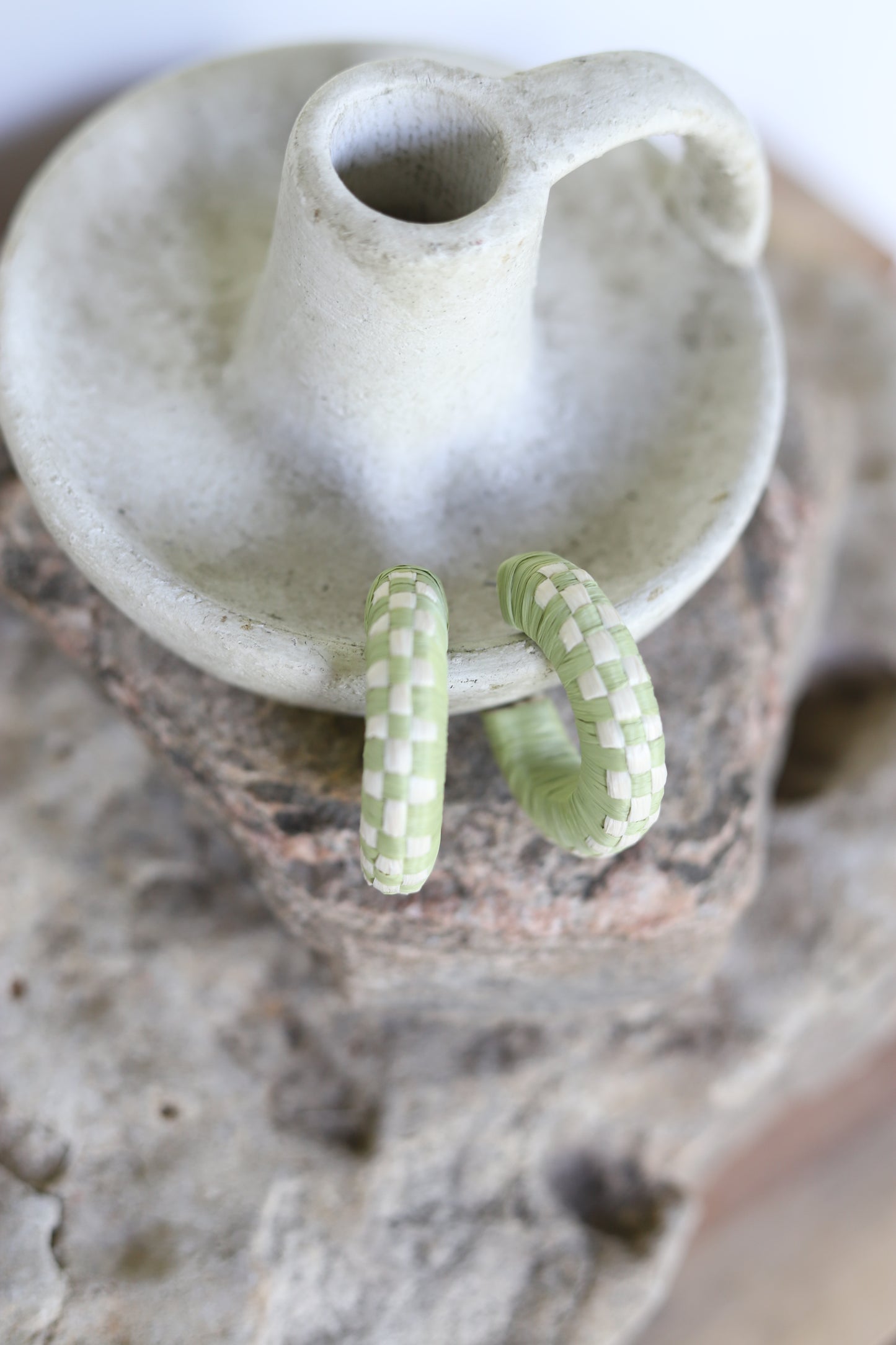 0158 T169 GREEN RATTAN HOOP ER