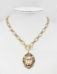 2014 R2-19 Gold-Tone Lion Head Pendant Chain Necklace