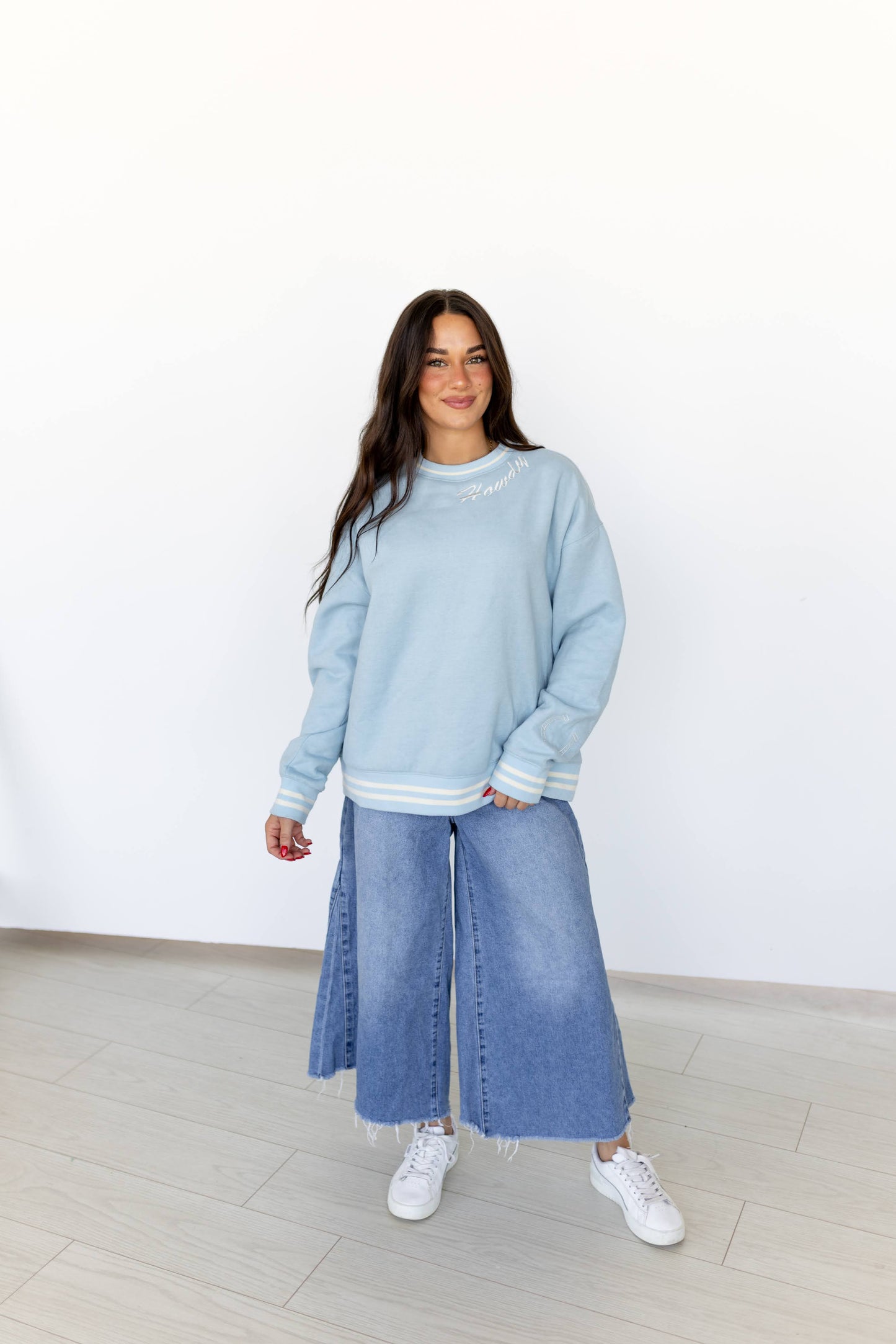 VR200 BLUE  HOWDY SWEATSHIRT (OPEN)