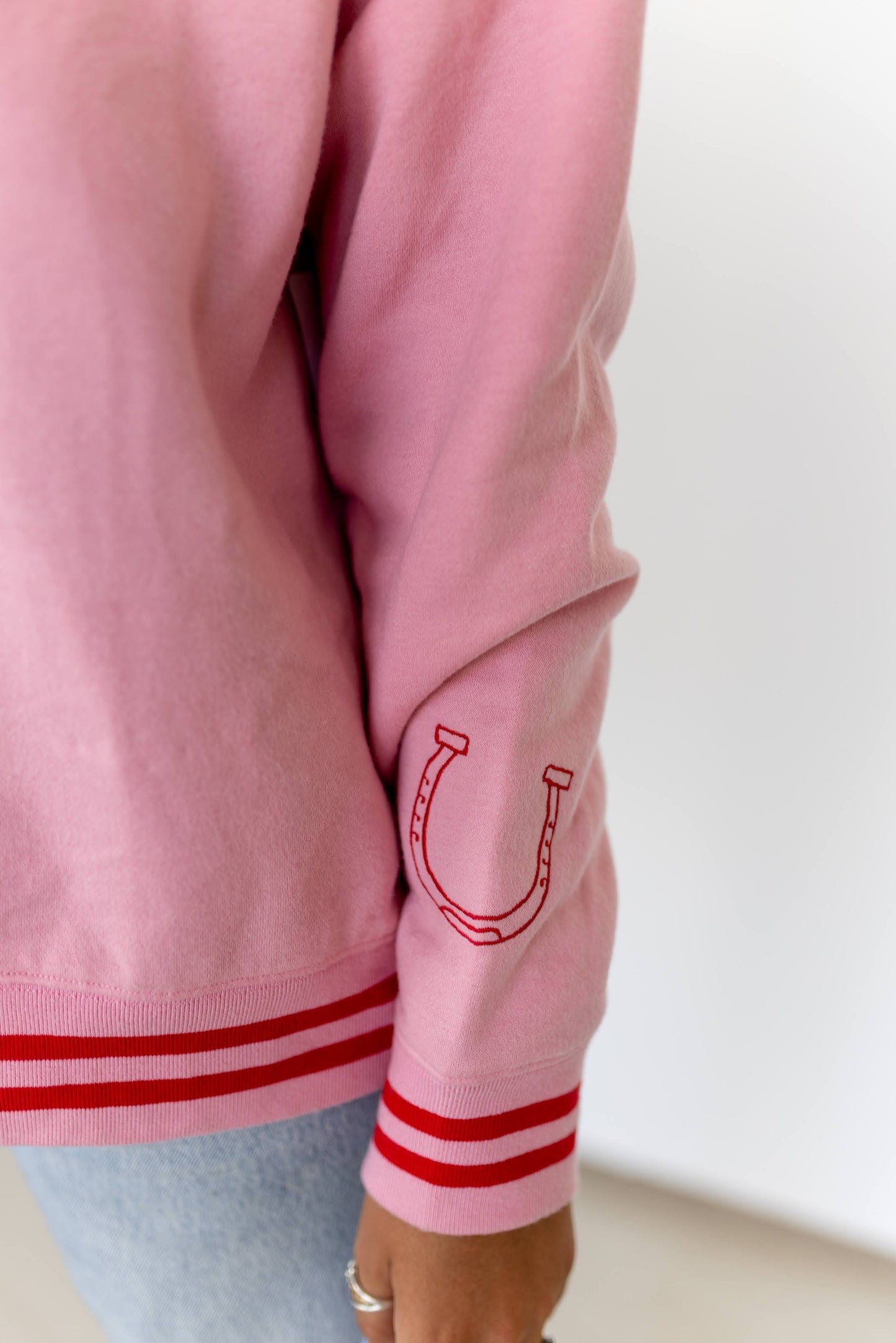 VR200 PINK VR RUNNING HORSE SWEATSHIRT (6 PIECE WOMEN)