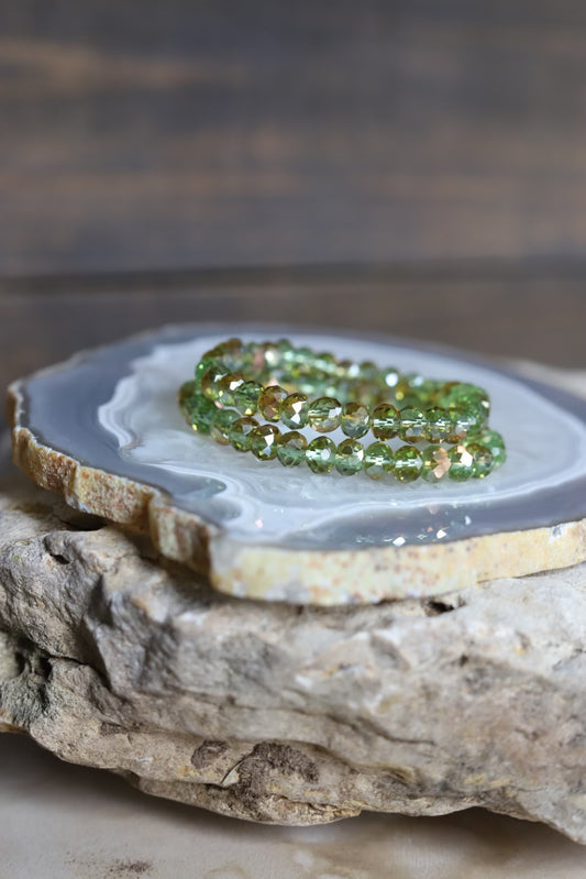 897 GREEN CRYSTAL STRETCH BRACELET