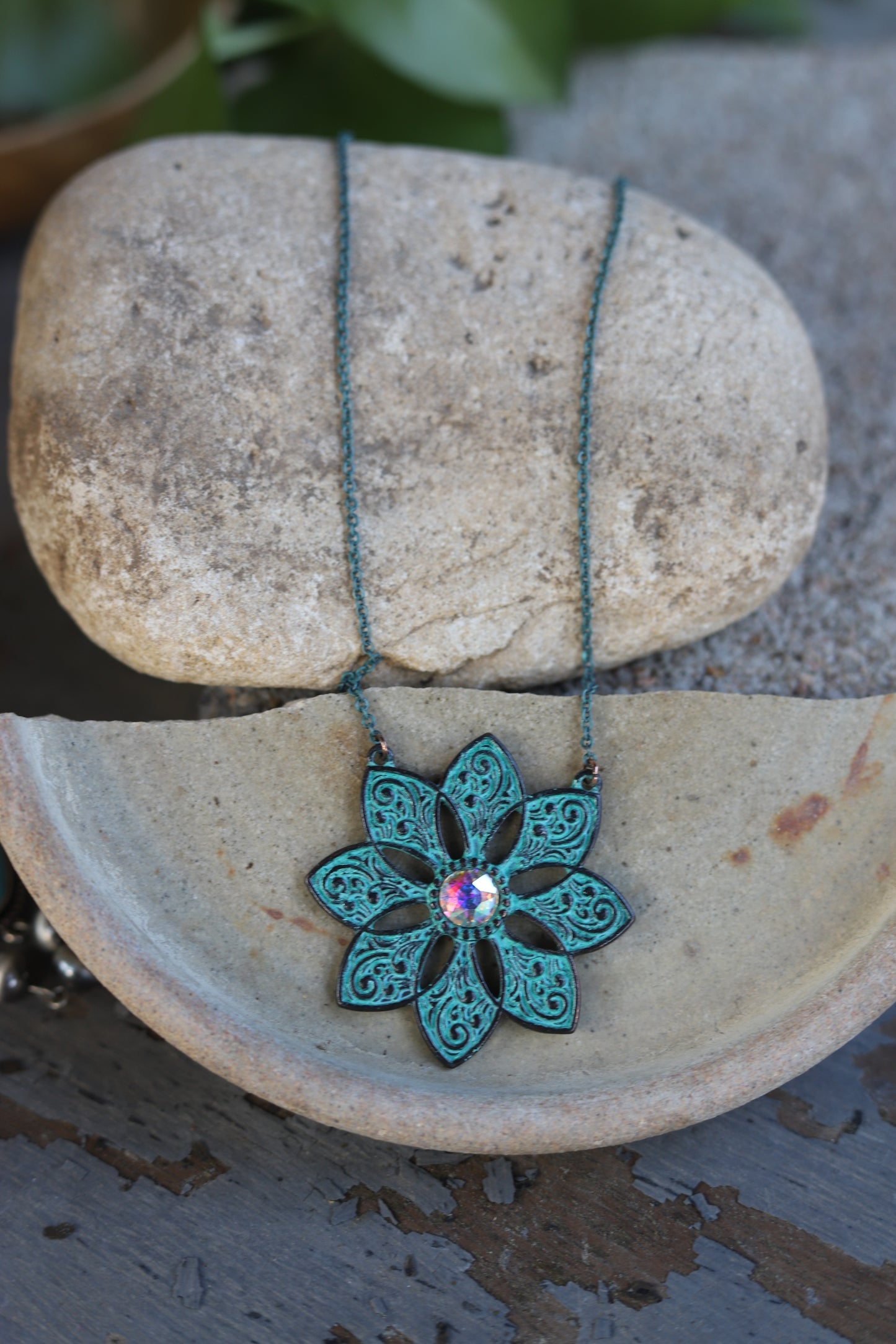 30051 T34 PATINA FINISH NL W/ CENTER BLING