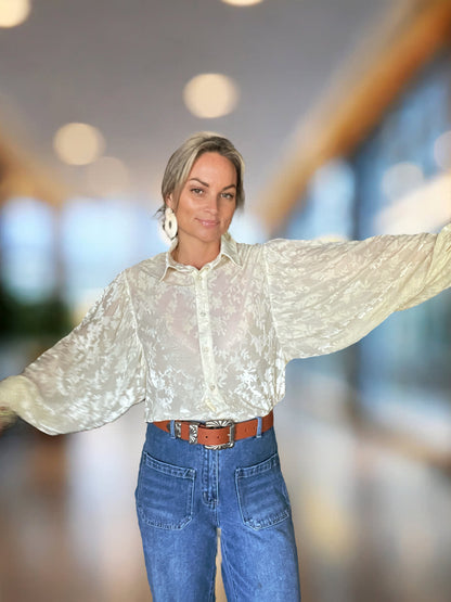 TH23 9 IVORY VELVET DROP SLEEVE BLOUSE(7 Piece)
