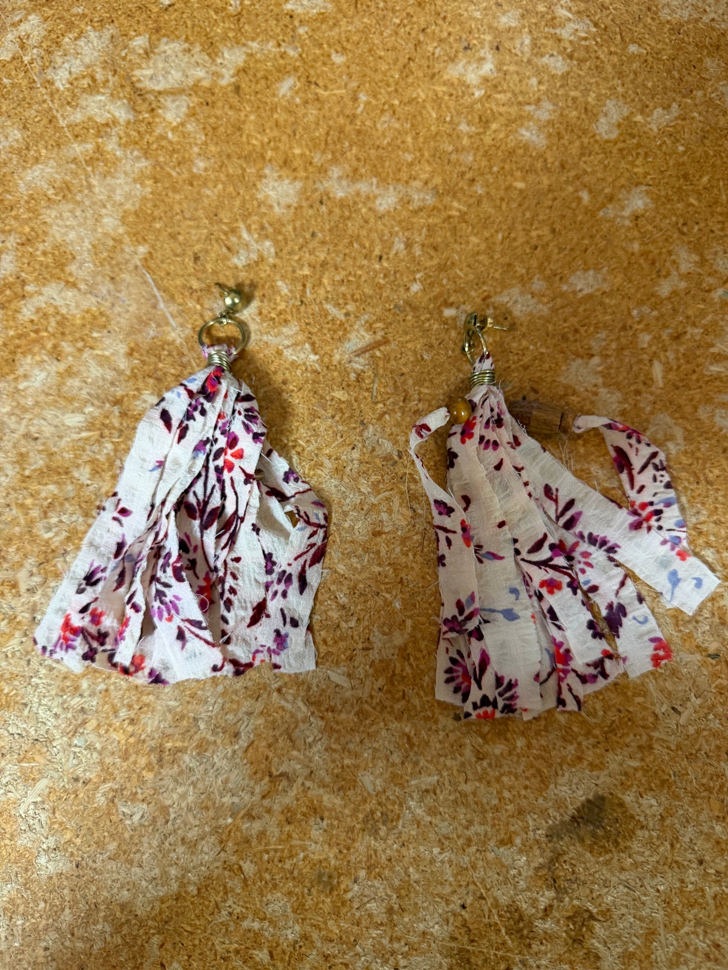 TH1152 R2-166 FABRIC EARRINGS - IVORY