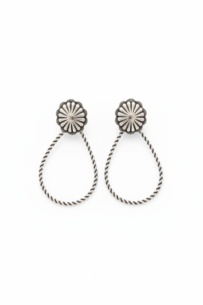 2009 R2-104 Western Twisted Teardrop Hoop Earrings with Concho Top – SB