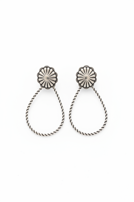 2009 R2-104 Western Twisted Teardrop Hoop Earrings with Concho Top – SB