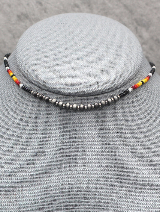 0209 HH117 BLACK SEED BEAD WITH NAVAJO PEARL 13” CHO
